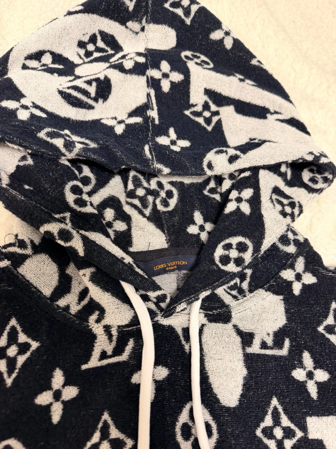  Monogram Hoodie – Ett riktigt statement-plagg 🔥 - 1