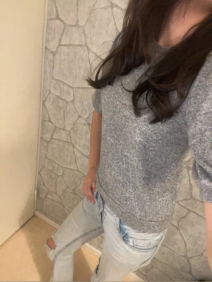 Stickad tröja - Fin grå stickad tröja, skriv om mer information 