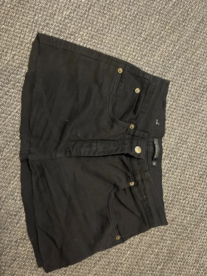 Svart kjol  - Svart kjol stl S