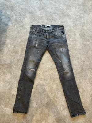 Replay Anbass  - Replay, slim fit, 31/34, sitter som 32 i midjan, väldigt bra skick och fräscha 