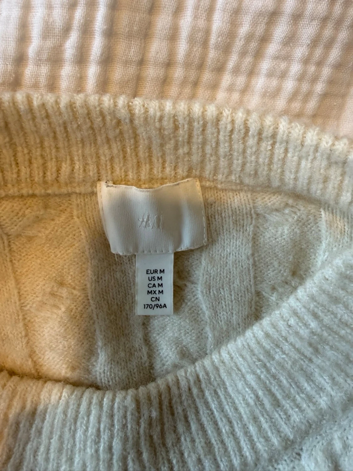 Vit kabelstickad tröja från H&M - 1