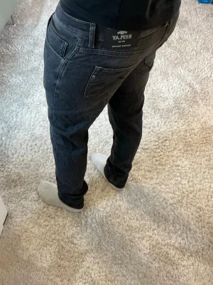 Replay jeans  - Replay Mickym Jeans | skick 9/10 | Storlek 32/32 | Pris - 549kr | Modellen är ca 180cm lång | Hör av dig vid minsta fråga eller fundering!!