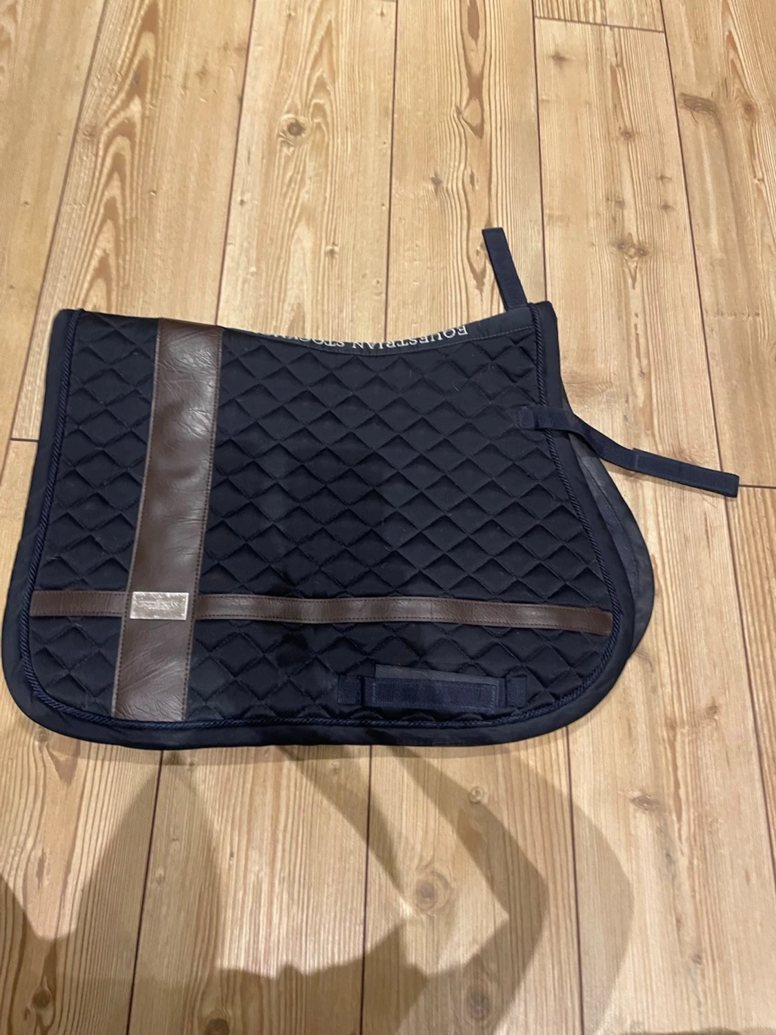 Svart schabrak ponny med bruna detaljer - 1