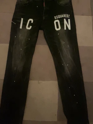 DSQUARED2 jeans - Hej säljer mina jeans pga ja använder inte dom längre 