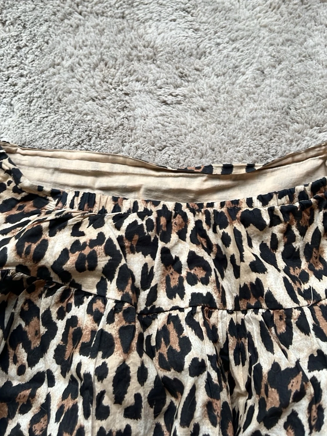 Kort leopardmönstrad kjol - 2