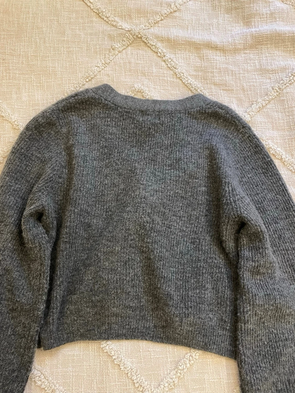 Grå stickad kofta  - 2