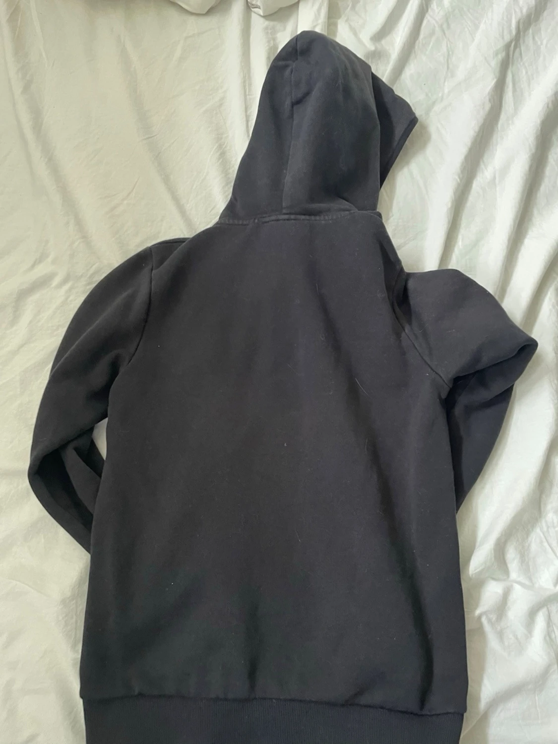 Svart hoodie från Peak Performance - 3