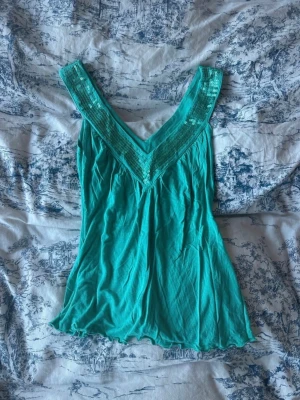 y2k paljettopp - köpt tidigt 2000-tal, 100% viskos