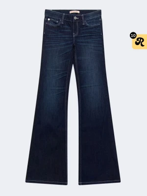 Glow Low Flare Jeans (Gina Jeans) - Snygga mörkblå bootcut jeans från Ginas nya kollektion. Jeansen har låg midja och utsvängda ben. Använda endast en gång och de är i storlek 32 men kan även passa 34.