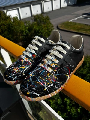 MM paintsplatter  - Jätte fina paintsplatters helt oanvända dock fel storlek för mig. Snabb affär uppskattas då jag vill köpa nya så snart som möjligt. Billiga av en anledning