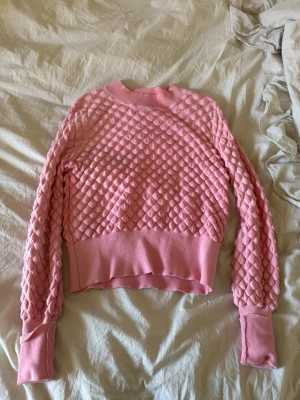 Unik Rosa tröja med bubblor! - Jätte gullig bubblig rosa tröja från Lindex!❣️