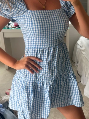 Rutig klänning - Rutig klänning, perfekt till stranden och nu till sommaren !!🥰🥰🥰