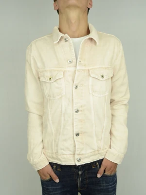 J.lindeberg overshirt  - J.LINDEBERG JACKA (LJUSROSA) Storlek : L Passform : Passar M Användning : Jackan är i ett väldigt fint skick utan defekter Nypris : Cirka 2500SEK Modellen på bilden : 182CM och väger 73KG
