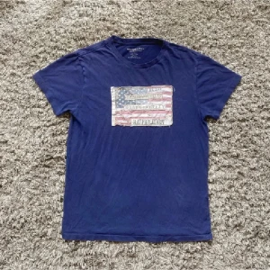 Denim and supply RL t shirt - Säljer denna rikigt feta denim and supply Ralph Lauren t shirten!⭐️Skick: 9/10!🤝 Storlek S passar S!🙌Hör gärna av er om ni har funderingar!👍