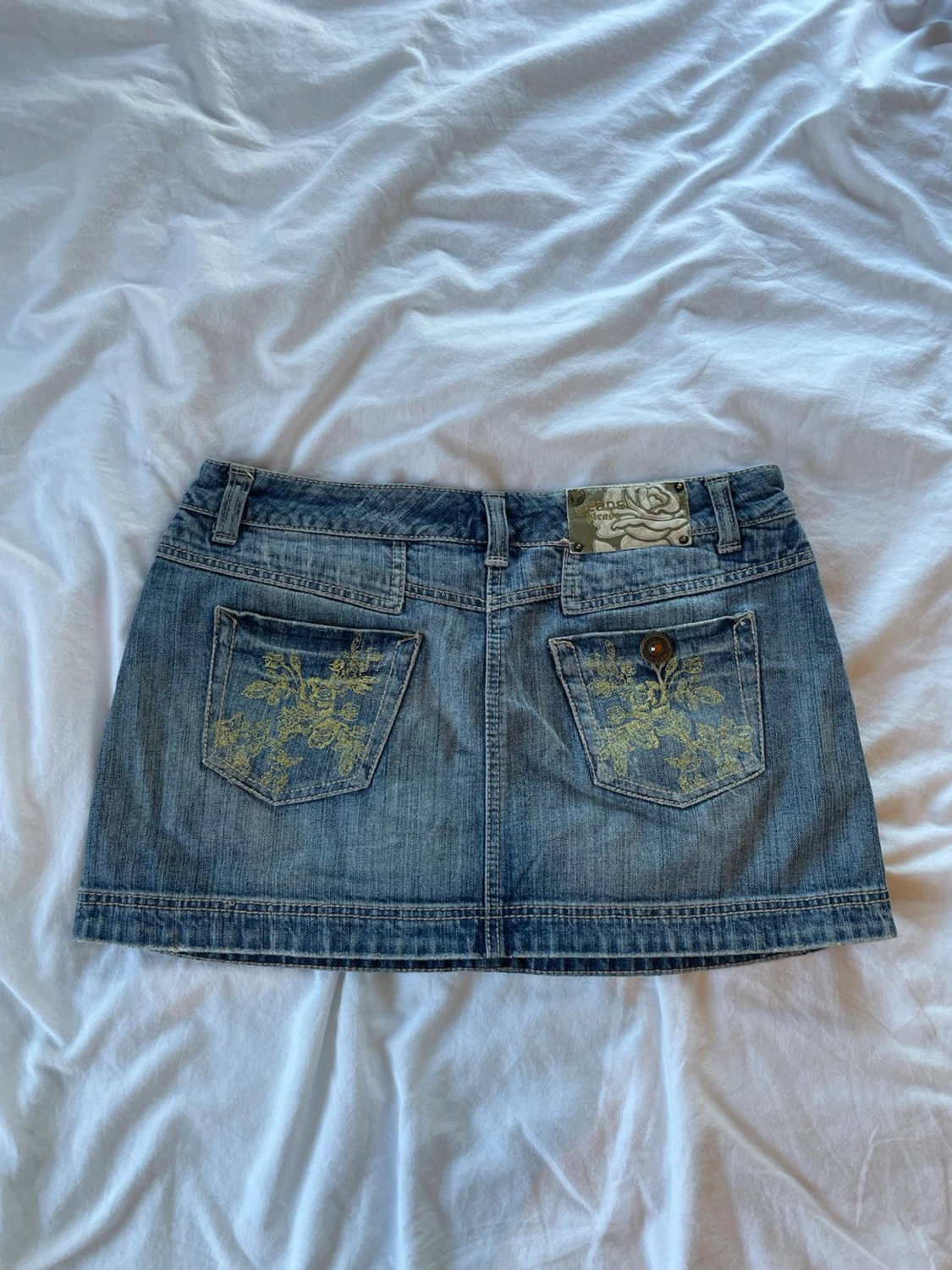 Blå jeanskjol med fickor med detalj - 1