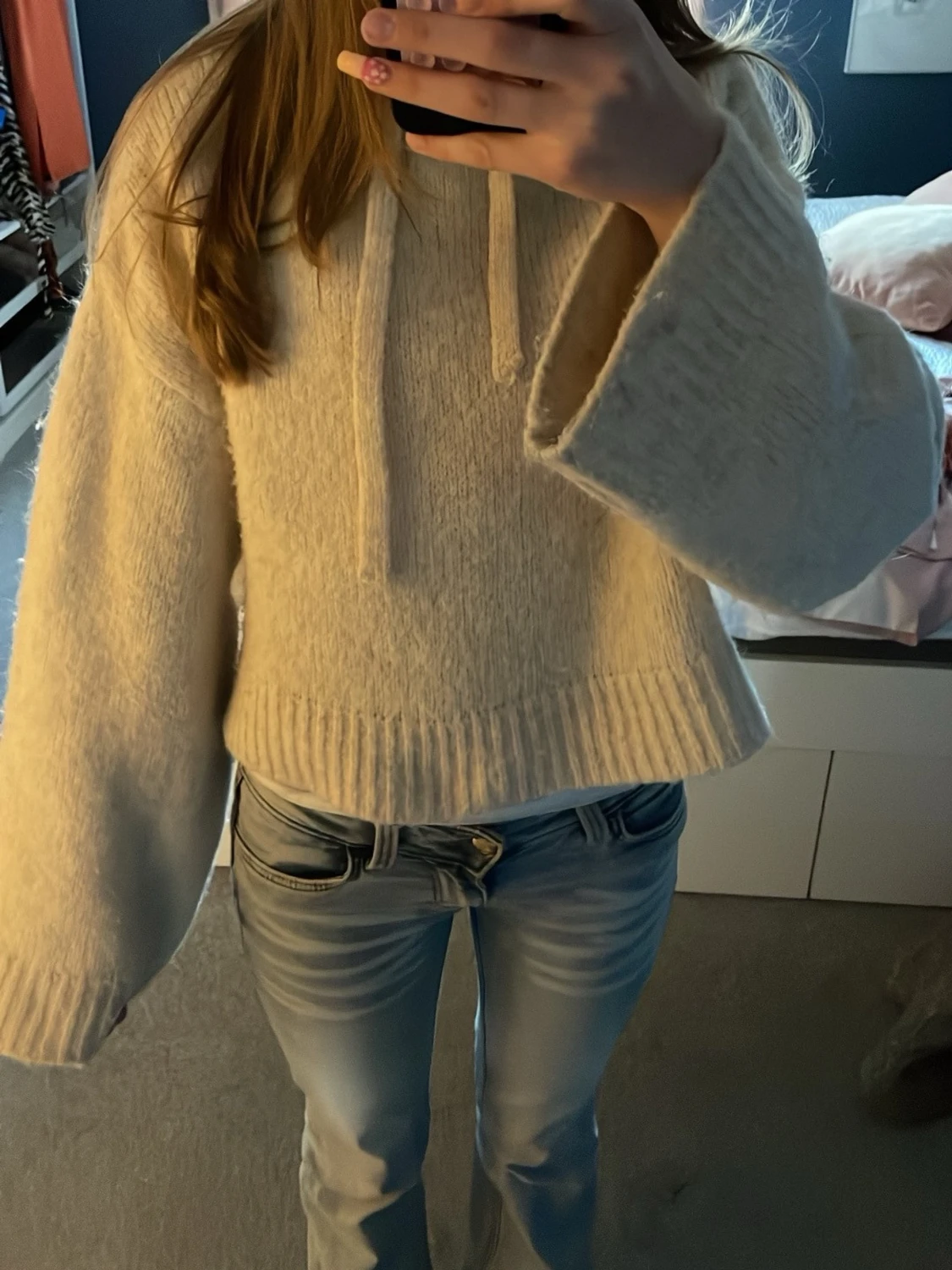 Beige stickad hoodie - 1