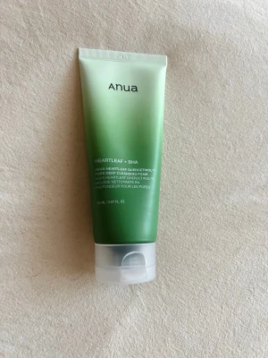 Anua Heartleaf+ BHA Cleansing Foam - Anua Heartleaf+ BHA Cleansing Foam. 150 ml endast testad i en vecka.  