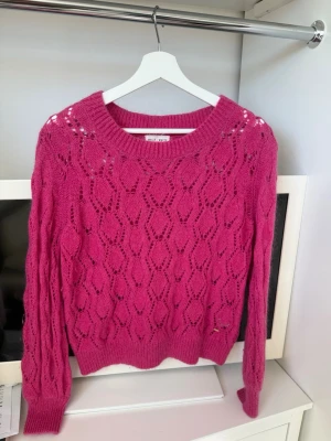 Rosa stickad tröja - Rosa stickad tröja från Lindex Holly & Whyte storlek M💞