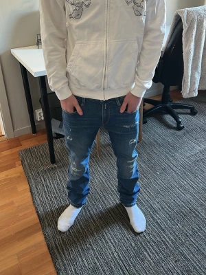 Vit bling lucid tröja - Den är i bra skick, har suttit i min garderob skit länge. 