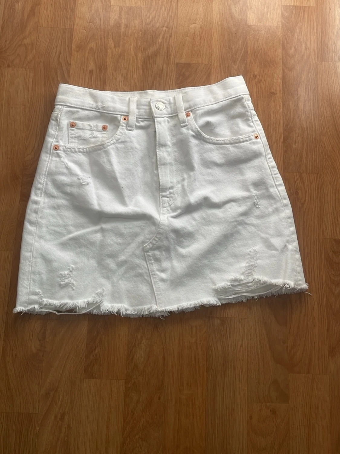 Vit jeanskjol från mango 