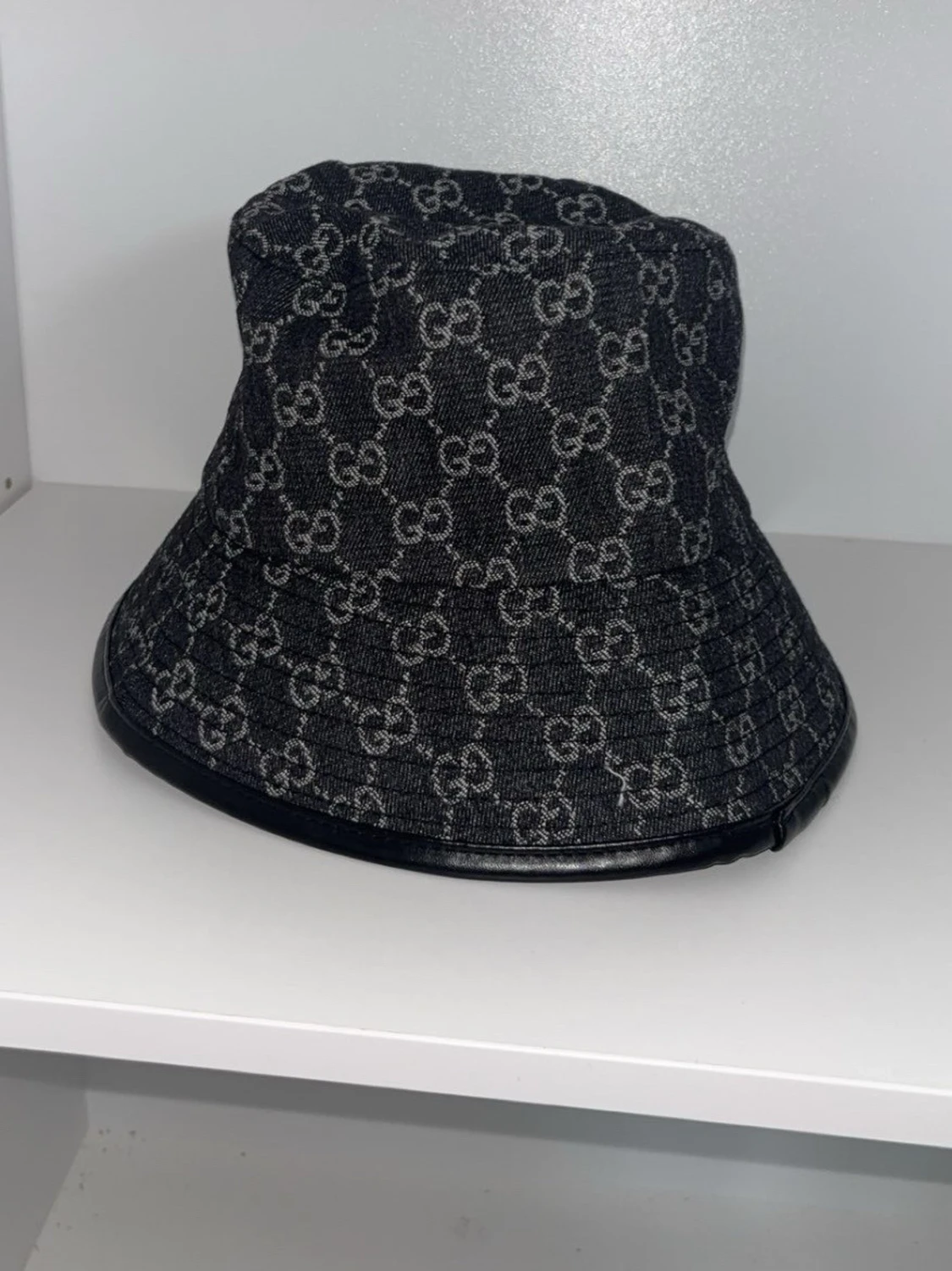 Svart bucket hat  - 1