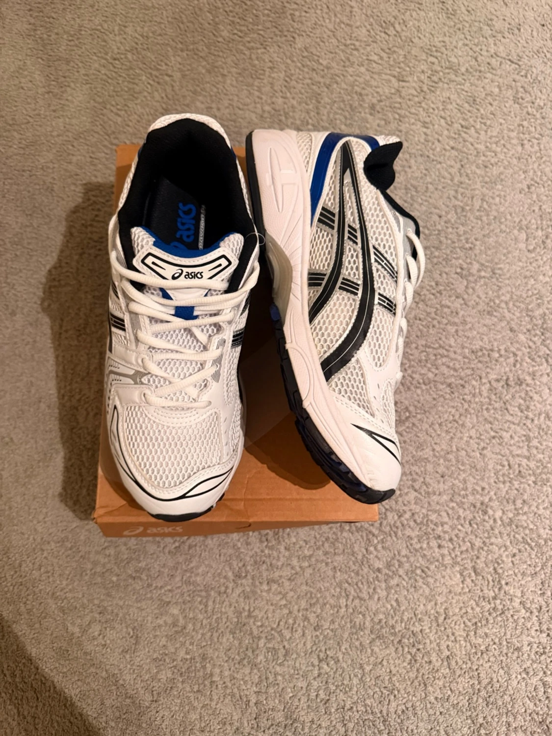 Asics  - 2