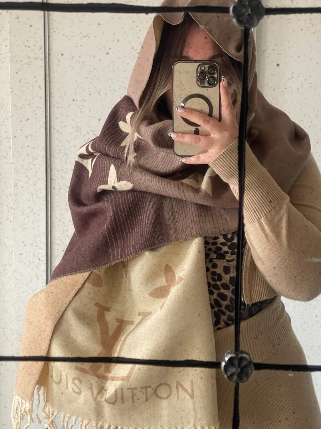 Beige-brun halsduk från  Vuitton - 2
