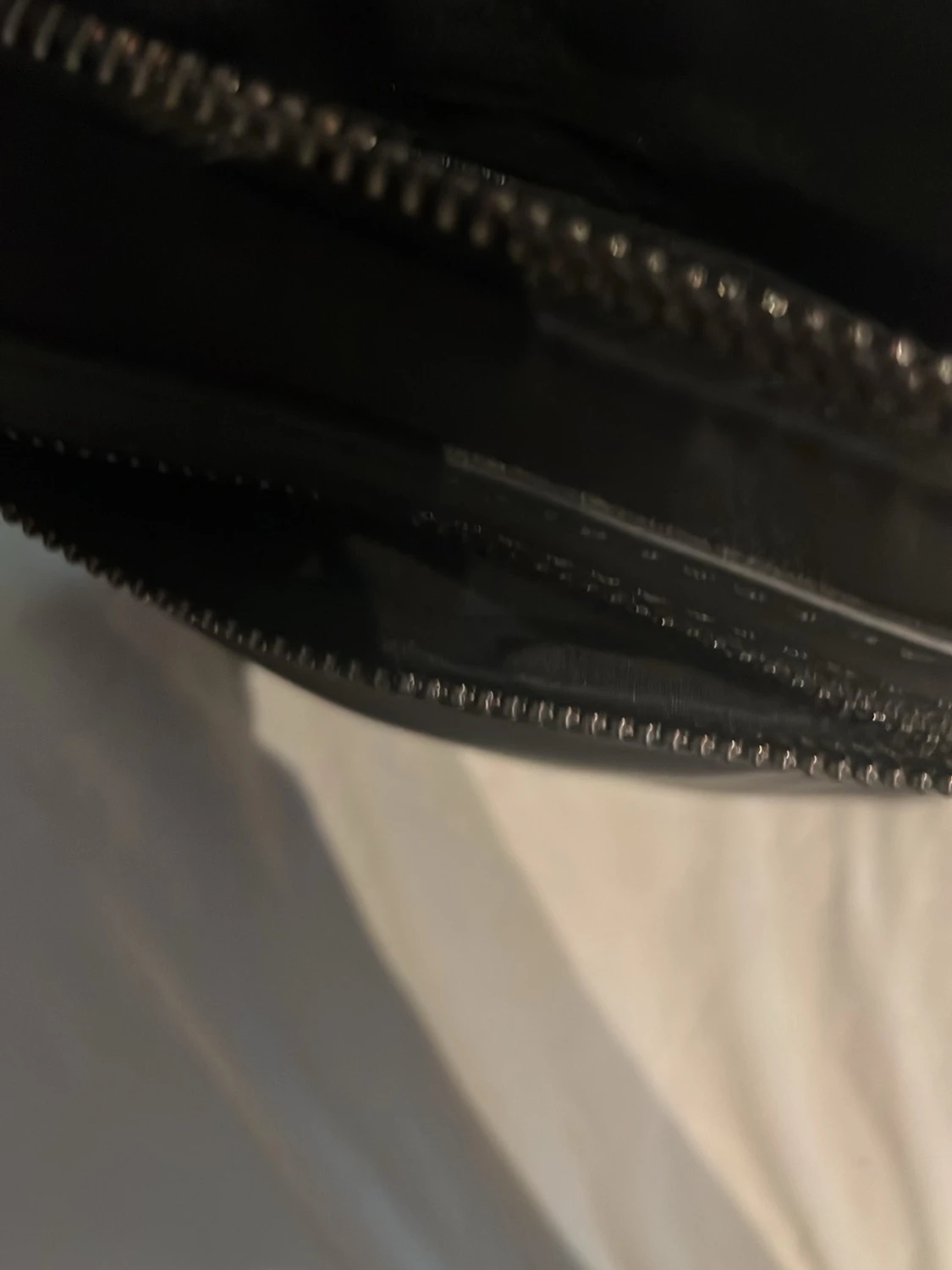 Svart valentino mesinger bag