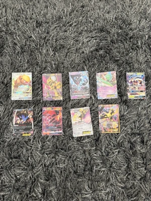 Samling Pokémonkort GX och EX - Säljer en samling med 9 Pokémonkort, bland annat Gumshoos GX, Alakazam EX, Malamar EX och Salazzle GX. Totalt värde: 1500 kr mitt pris 999 kr