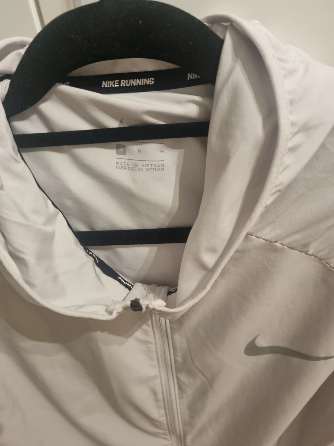 Ljusgrå Nike vindjacka med huva - 2