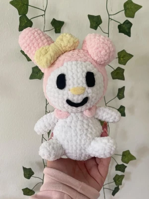 Virkad My Melody - Handvirkat i mjukt polyester garn! Perfekt som gosedjur eller present!