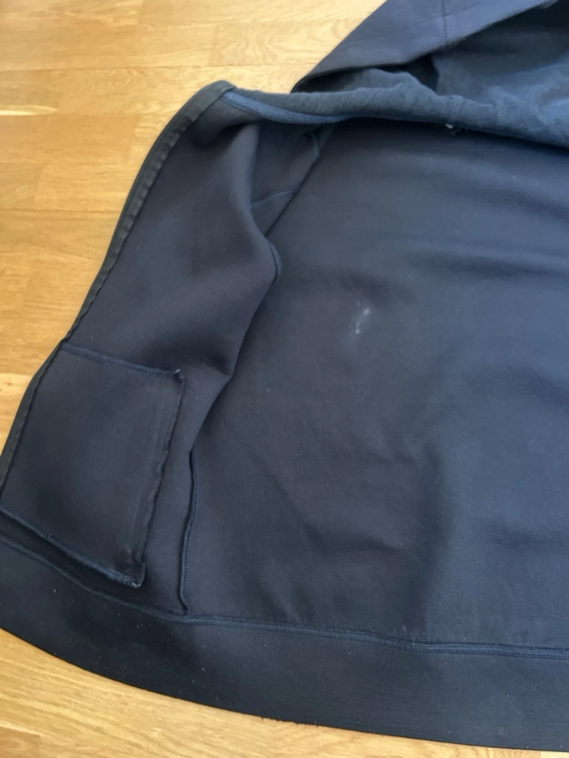 Svart set från Prada med huva - 6