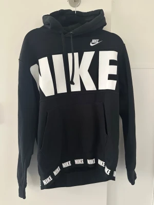 Nike Hoodie - Hilde från Nike, storlek, M