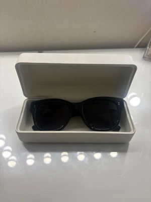 Svarta chimi glasögon  - Svarta chimiglasögon i väldigt bra skick, säljs då dom inte ansvänds❣️