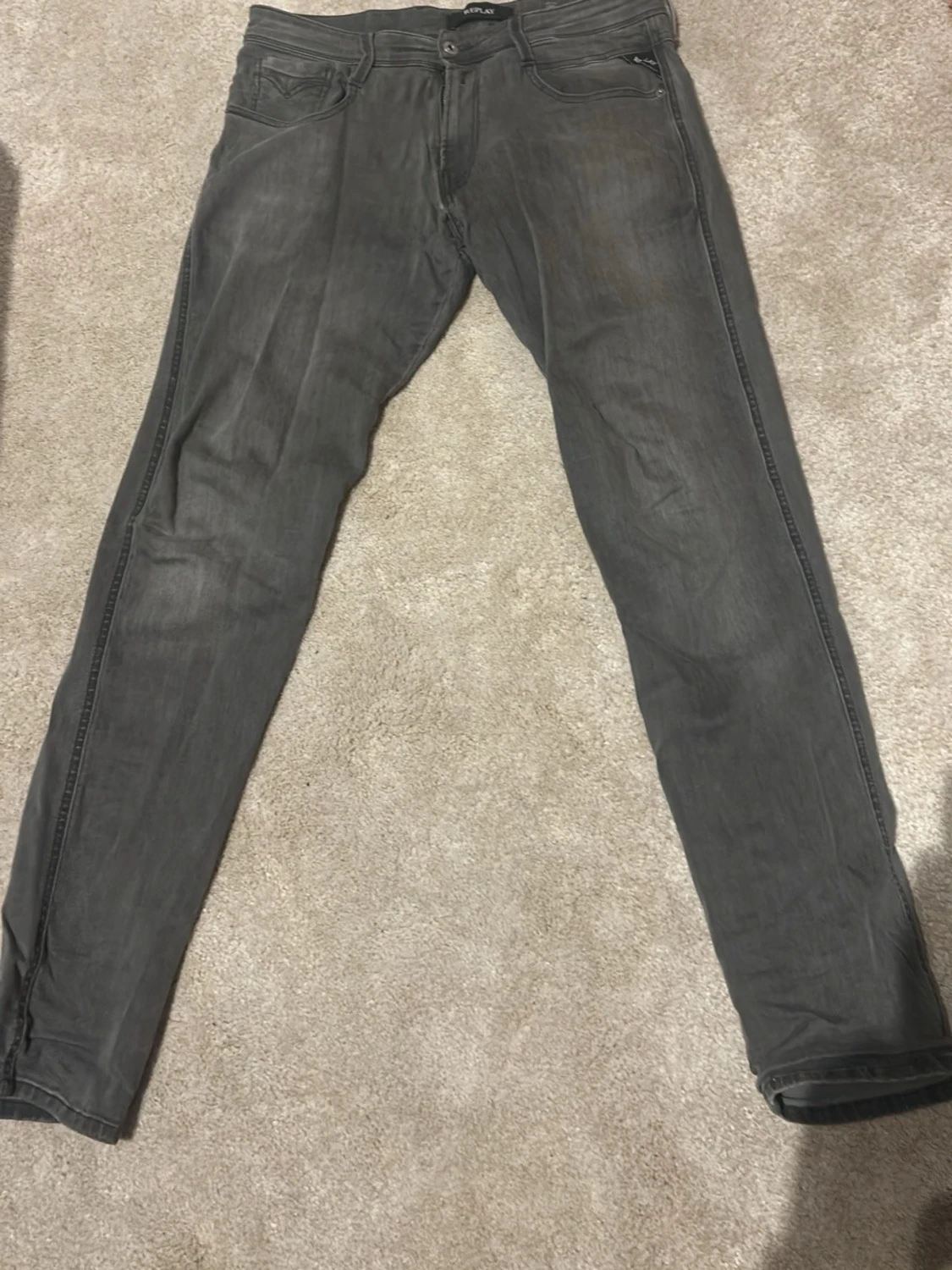 Gråa anbass hyperflex jeans från Replay W32 L34