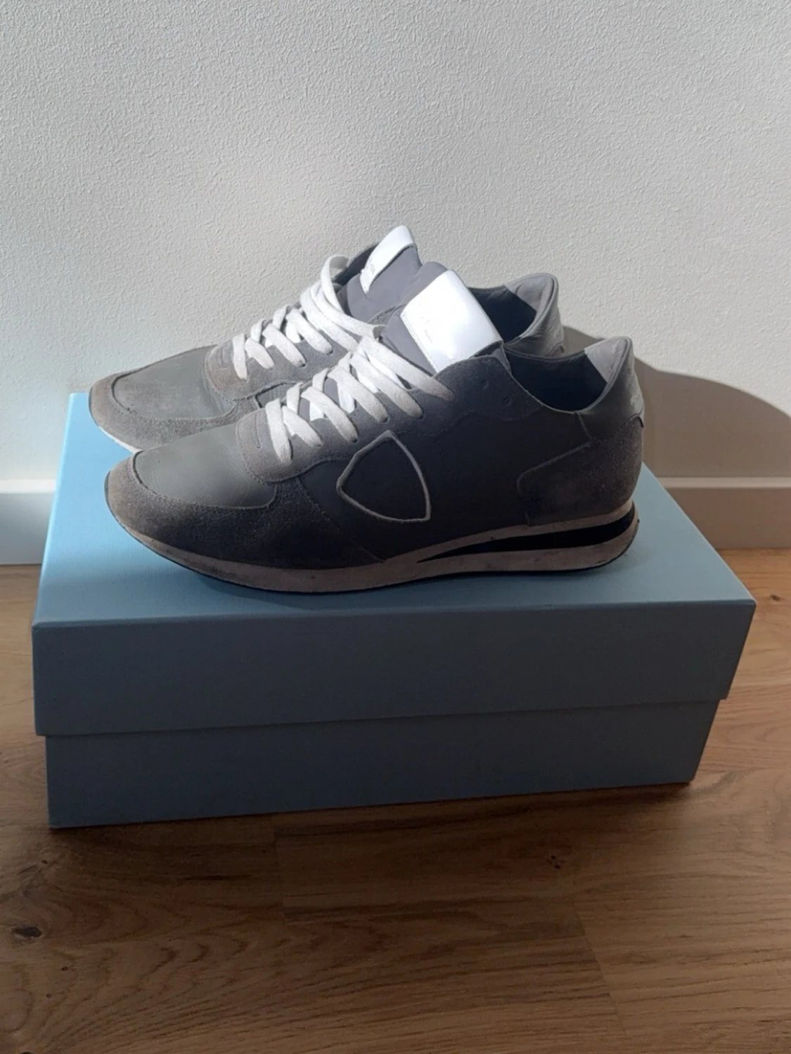 Grå Philippe Model sneakers i mocka - 1