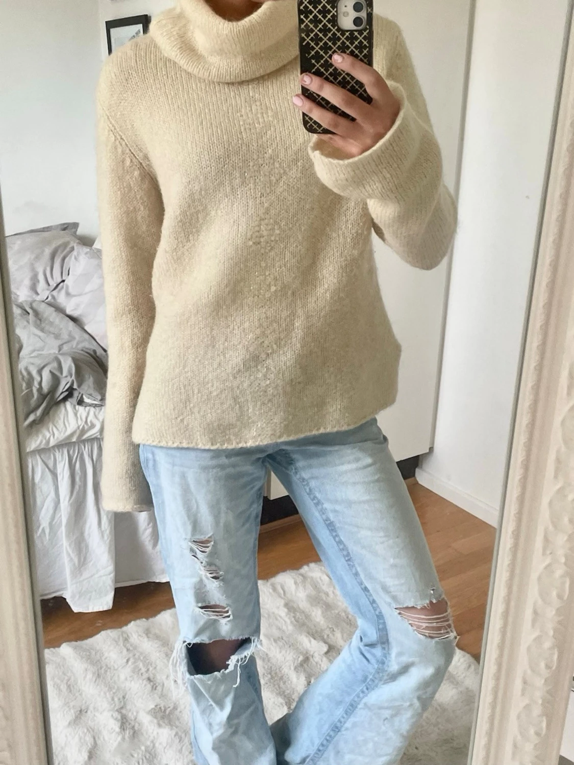 Beige polotröja med vida ärmar i mohair  - 1