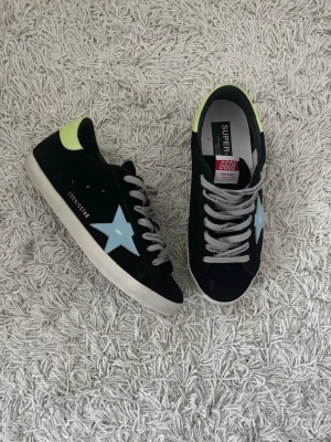 Golden goose skor - Jävligt feta golden gooose skor || Storlek 43 || Helt nya || Allt og förutom box följer med || skriv för fler frågor eller bilder ||