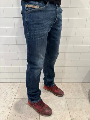 Diesel jeans - Ett par stilrena diesel jeans i bra skick för en härlig prislapp! Hör av er vid eventuella frågor