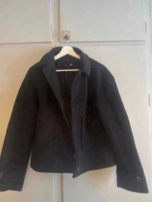 Kappa - Jätte fin kappa perfekt till våren,som ny