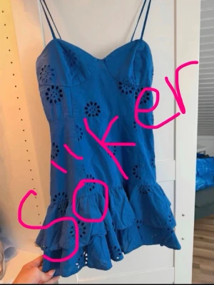 SÖKER denna blåa klänningen från zara i strl xs eller s! - SÖKER denna blåa klänningen från zara i strl xs eller s! HÖR AV ER OM NI HAR! ❤️🙏😭🥰