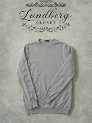 Stenströms tröja (S) - En grå merino ull tröja från stenström i mycket bra skick👍🏼 Storleken är (S), Nypris:1600kr, mitt pris: 549kr🙌 Hör av er vid funderingar!!✅