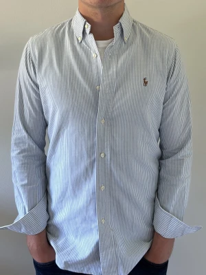 Ralph Lauren Skjorta randig - - Condition: 8/10 - Color: Blue/White - Size: M
