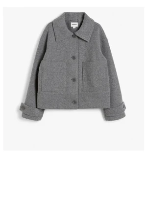 Kappa från Kappahl  - Jättesnygg kappa i storlek S. Nypris 999 kr säljer för 400. Den är lite nopprig. 