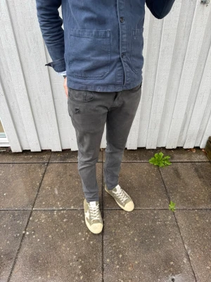 Replay Anbass jeans - Replay jeans - Modell: Anbass - Storlek: W31/L32 - skick: 8/10(litet hål vid högra ficka) - Nypris runt 2000kr