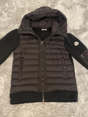 Moncler Cardigan med NFC - Helt ny! moncler cardigan