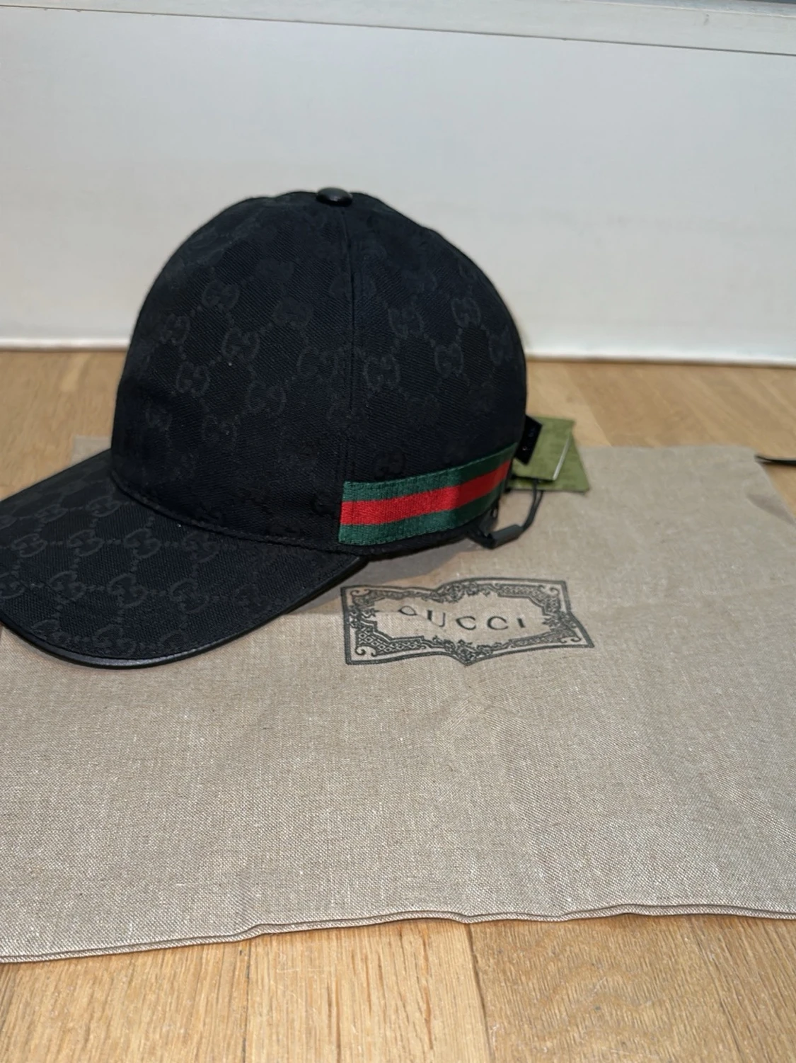 Svart keps från Gucci med GG-mönster - 2