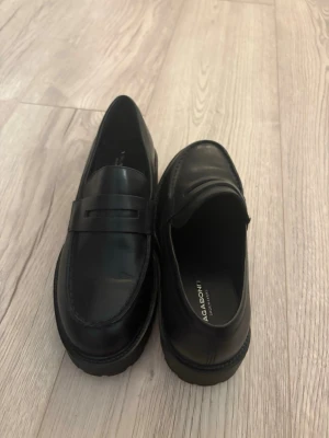 loafers  - Storlek 37