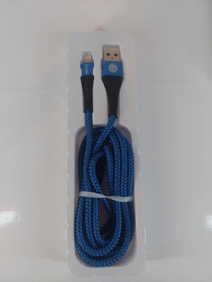 Blå USB till Lightning-kabel 2m Renux - Säljer en blå USB till Lightning-kabel från Renux, 2 meter lång. Kabeln har ett flätat nylonhölje för extra hållbarhet och snygg design. Perfekt för laddning och dataöverföring till iOS-enheter. Passar dig som vill ha en lång och tålig kabel.