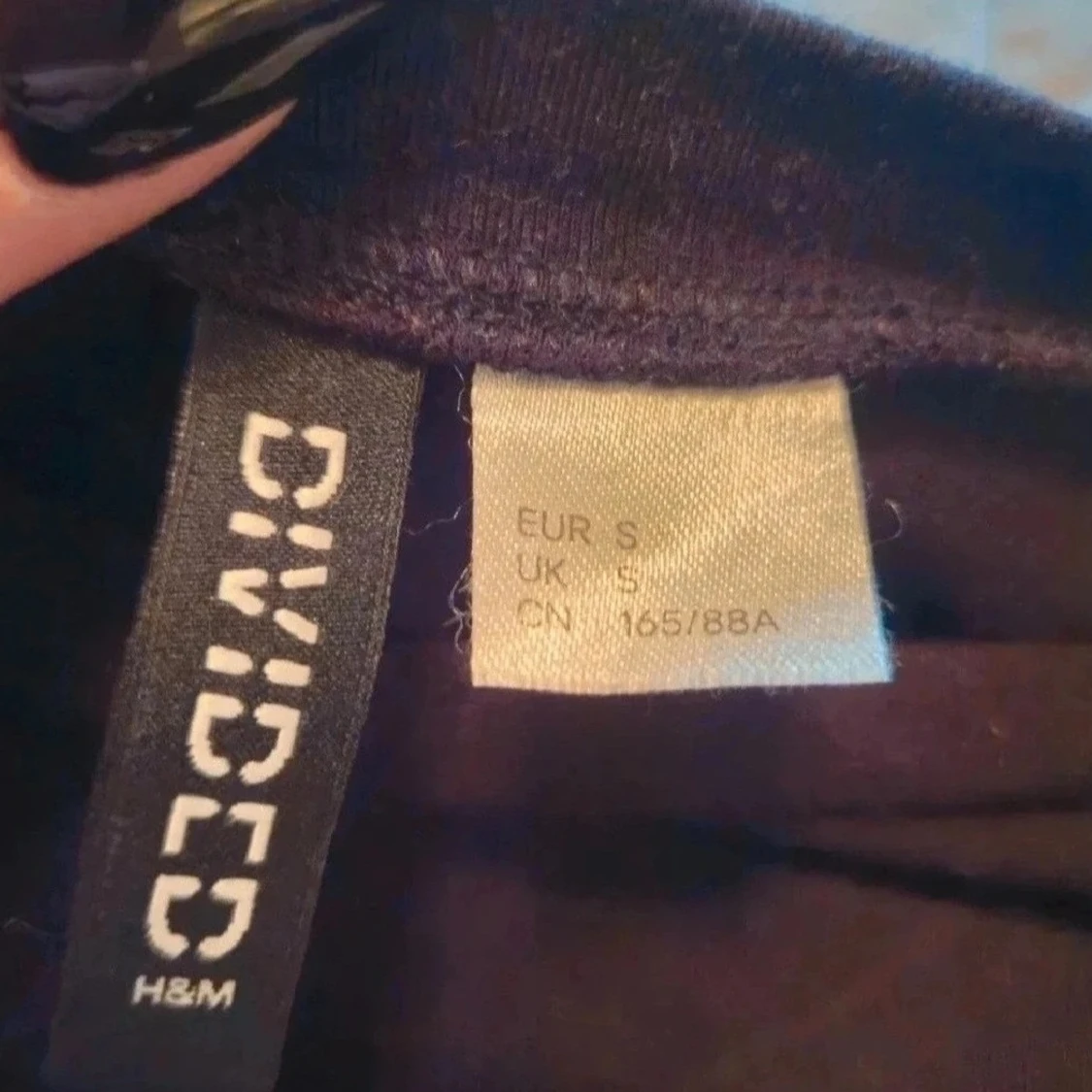 Svart croppad topp från H&M Divided - 1